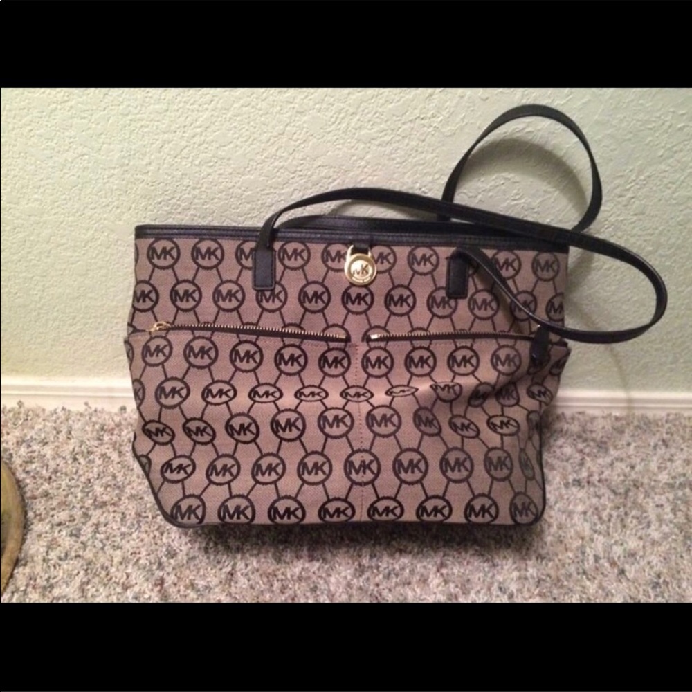 MK PURSE